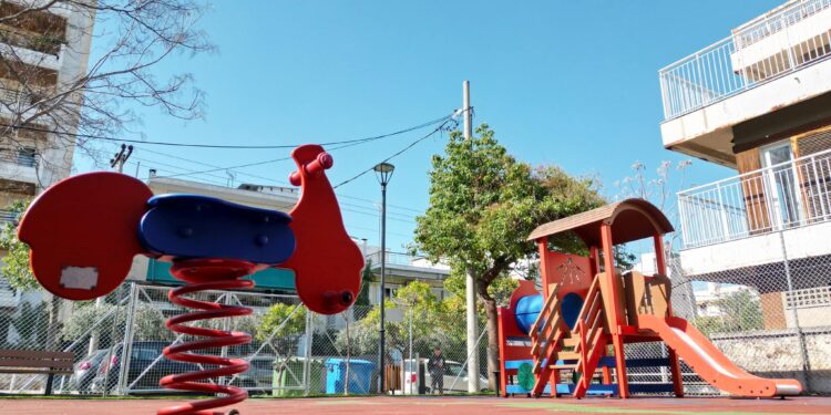 Άλλαξε Όψη Η Παιδική Χαρά Της Οδού Ναϊάδων Στο Παλαιό Φάληρο (ΦΩΤΟ)
